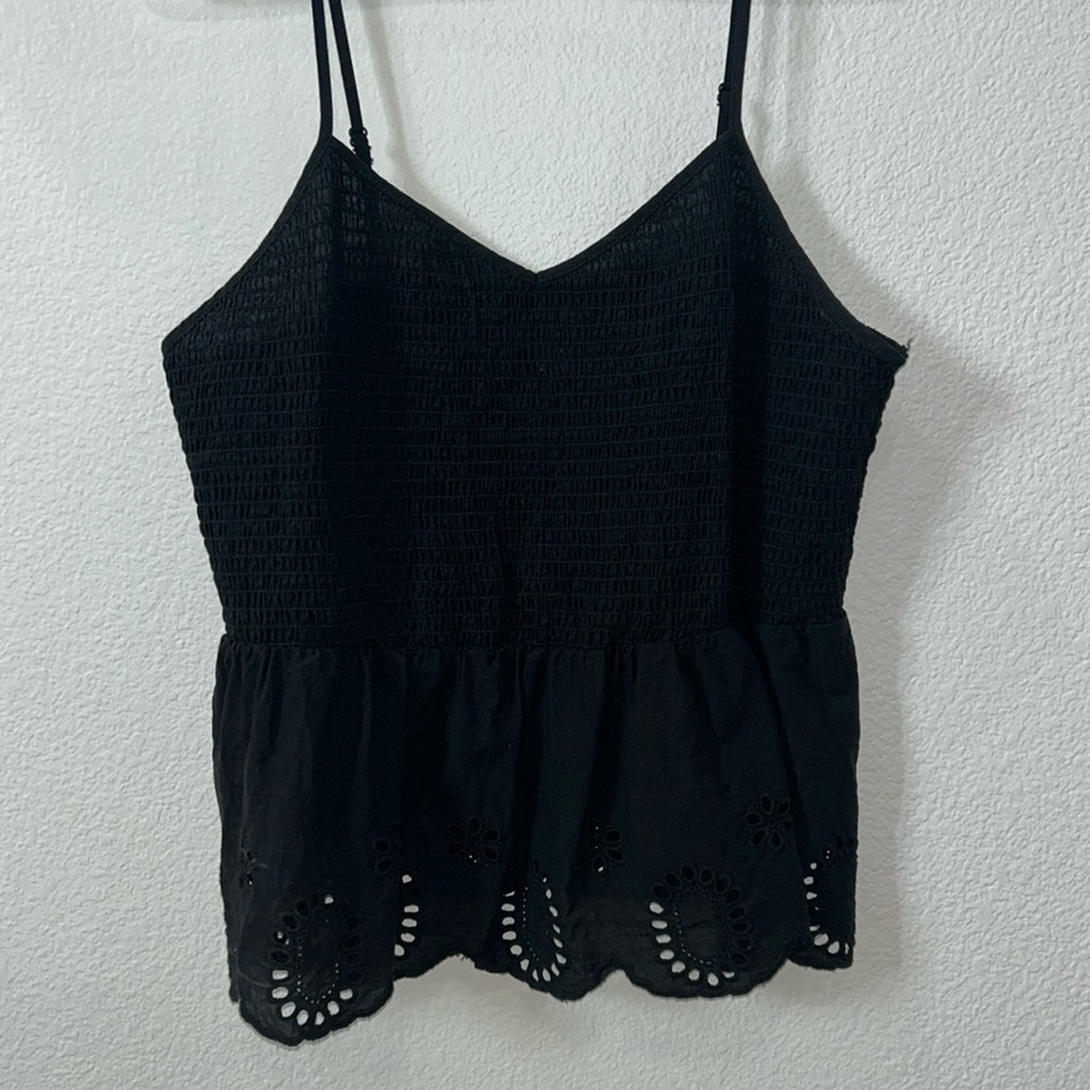 Crop top.